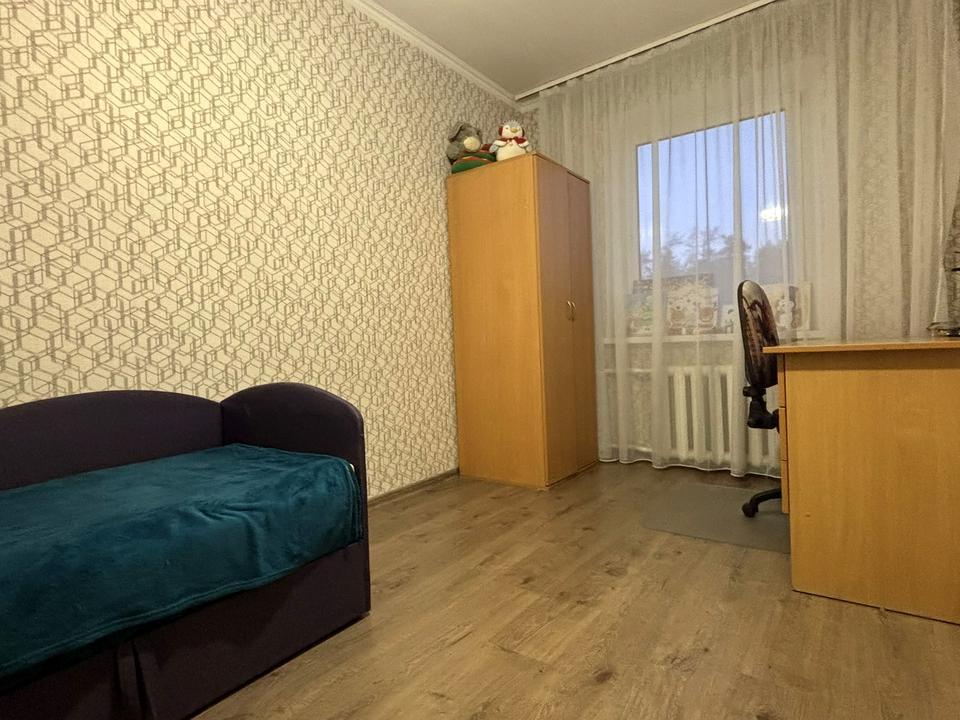 1827325950703050