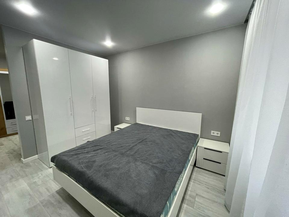 1823703106385516