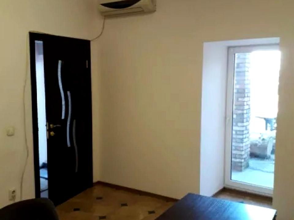 1776294098090560