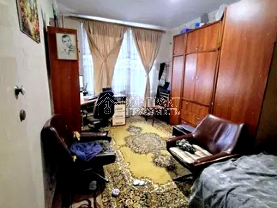 1836073967949576