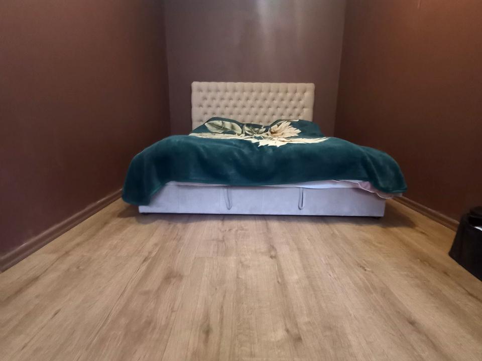 1830078379785615