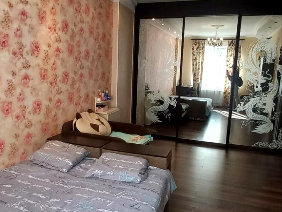 1841065718555670