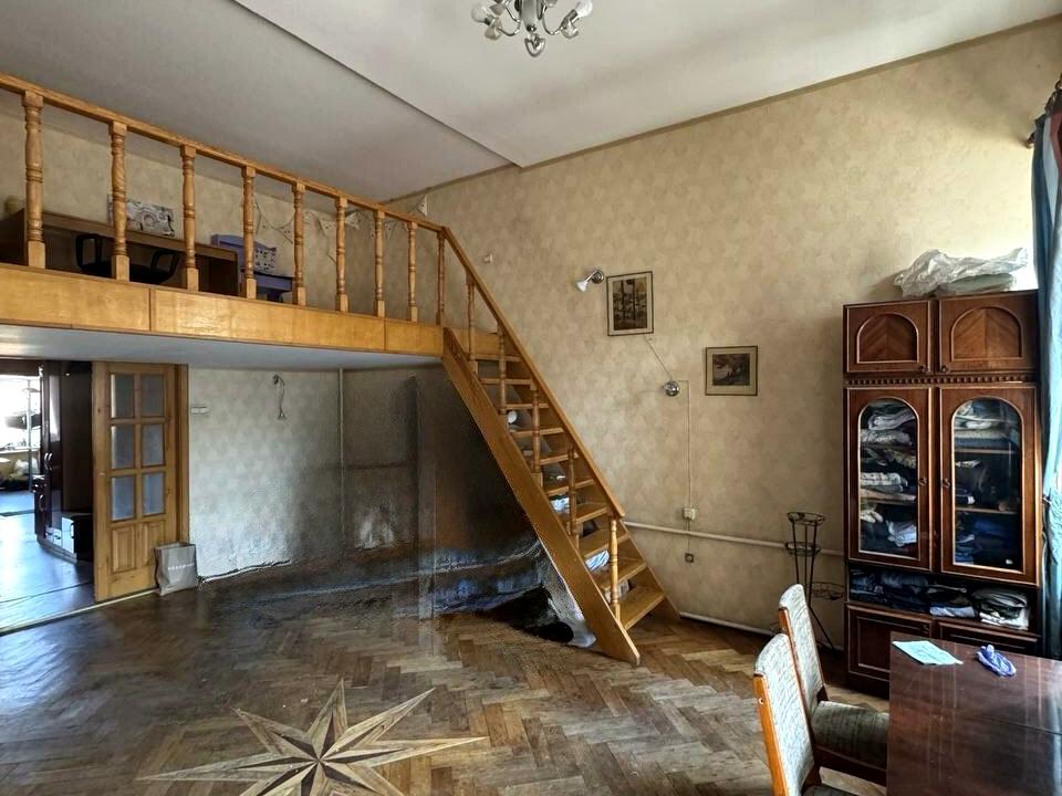 1824562298523702