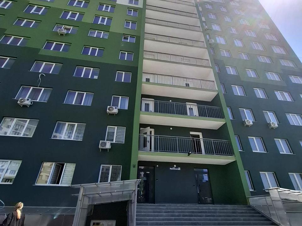 1832290745706799