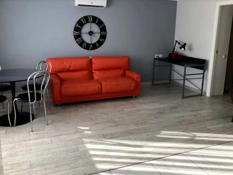 1843512808331080
