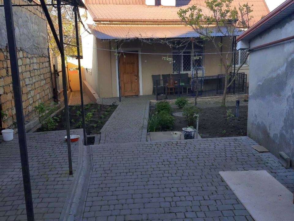1765989977458830