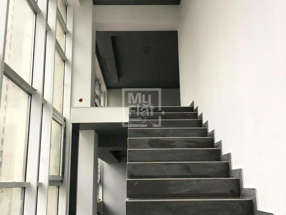 1837648343295084