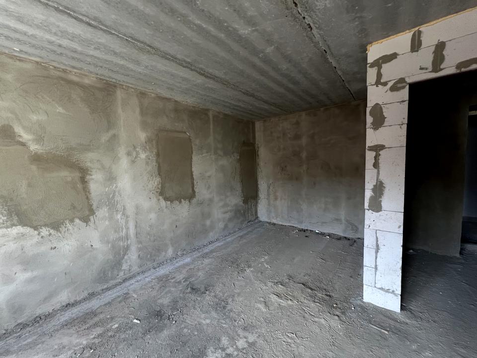 1832908129677863