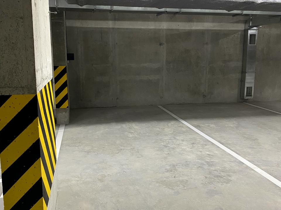 1843694178377879