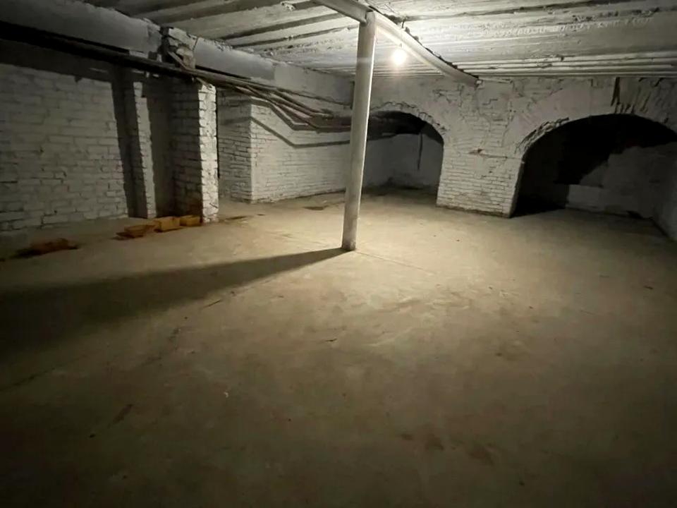 1843711876315885