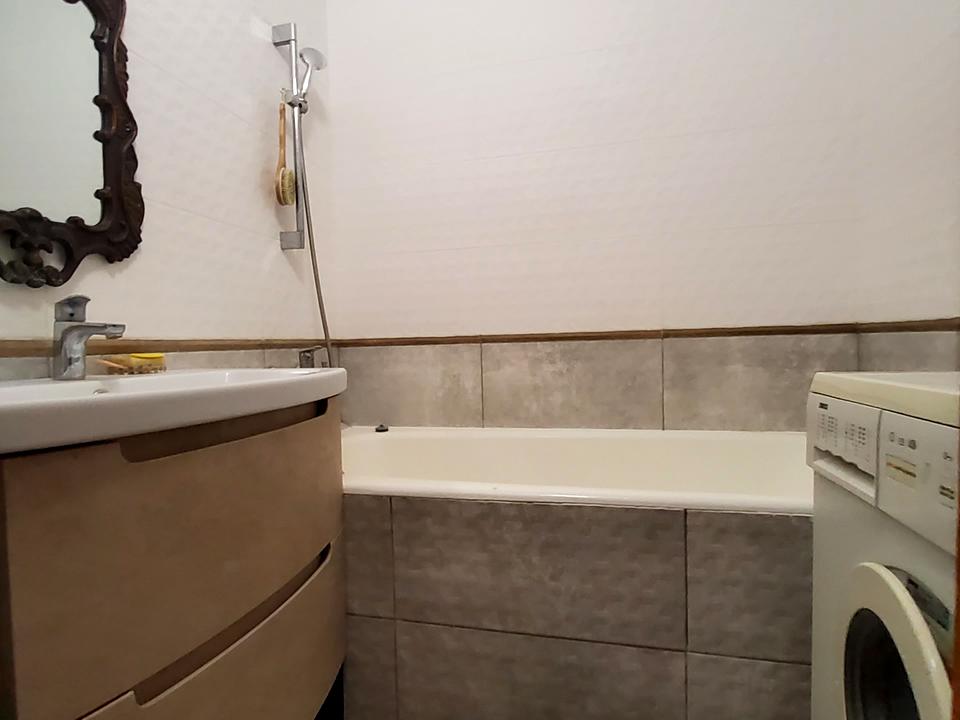 1833996430960951