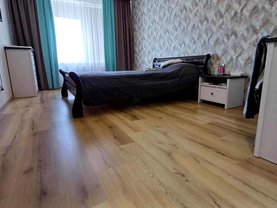 1834984349090980