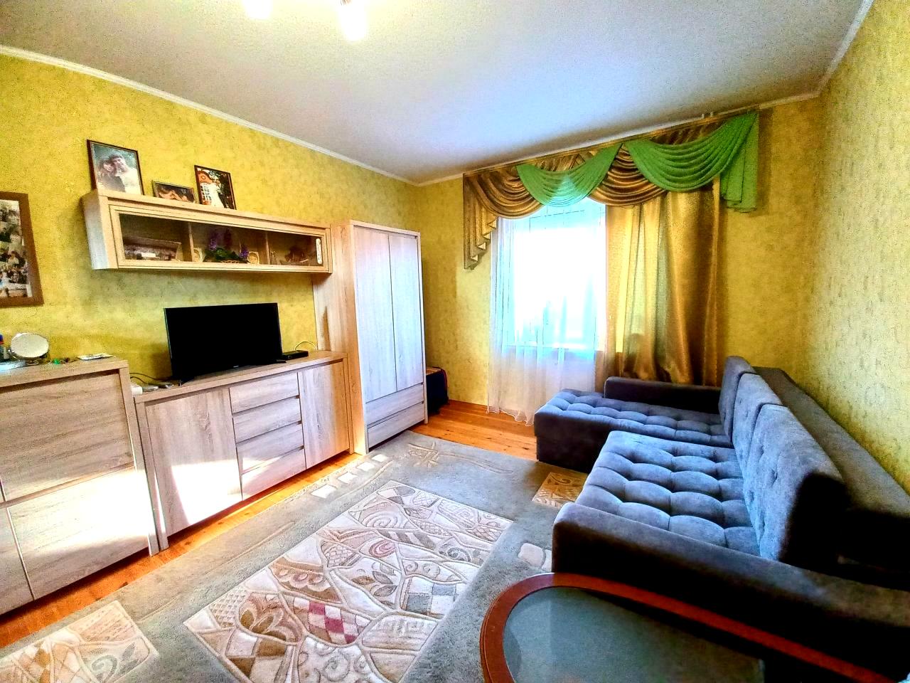 1796946158558110