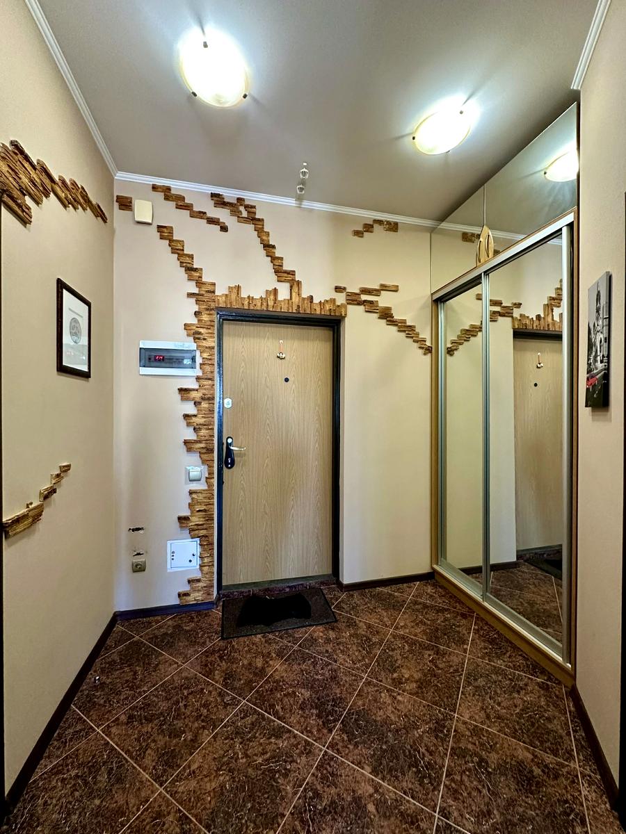 1837989753303117