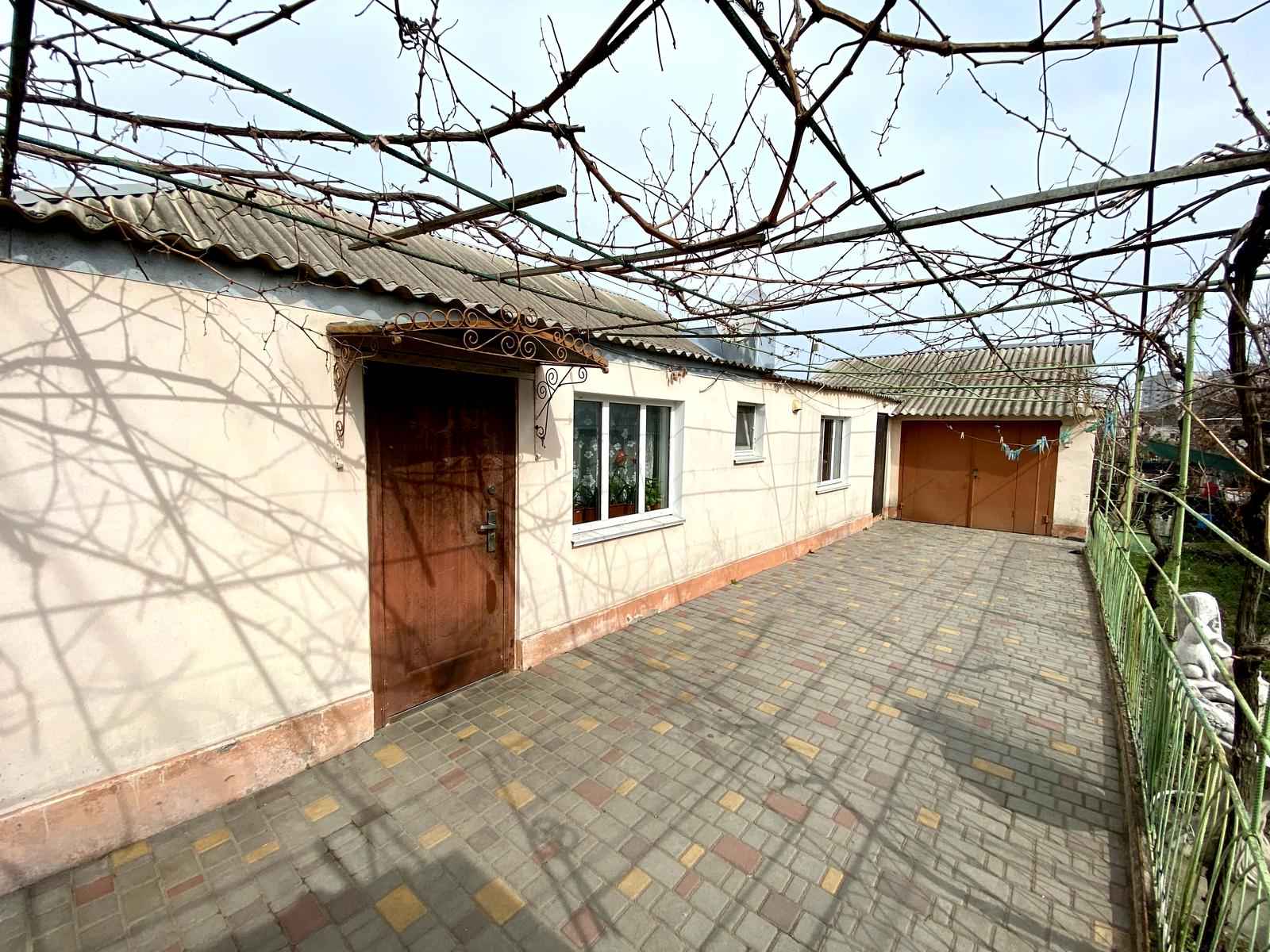 1826693452523119