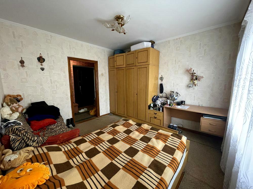 1829119761162125