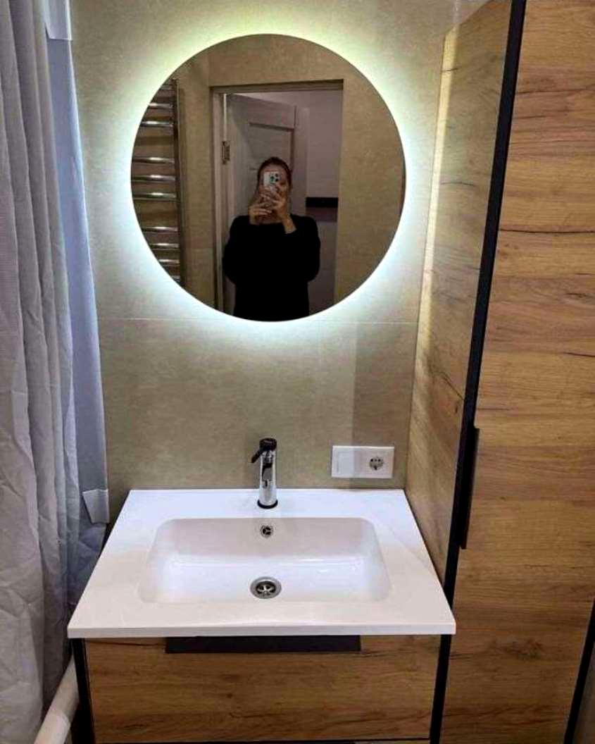 1846763561718125