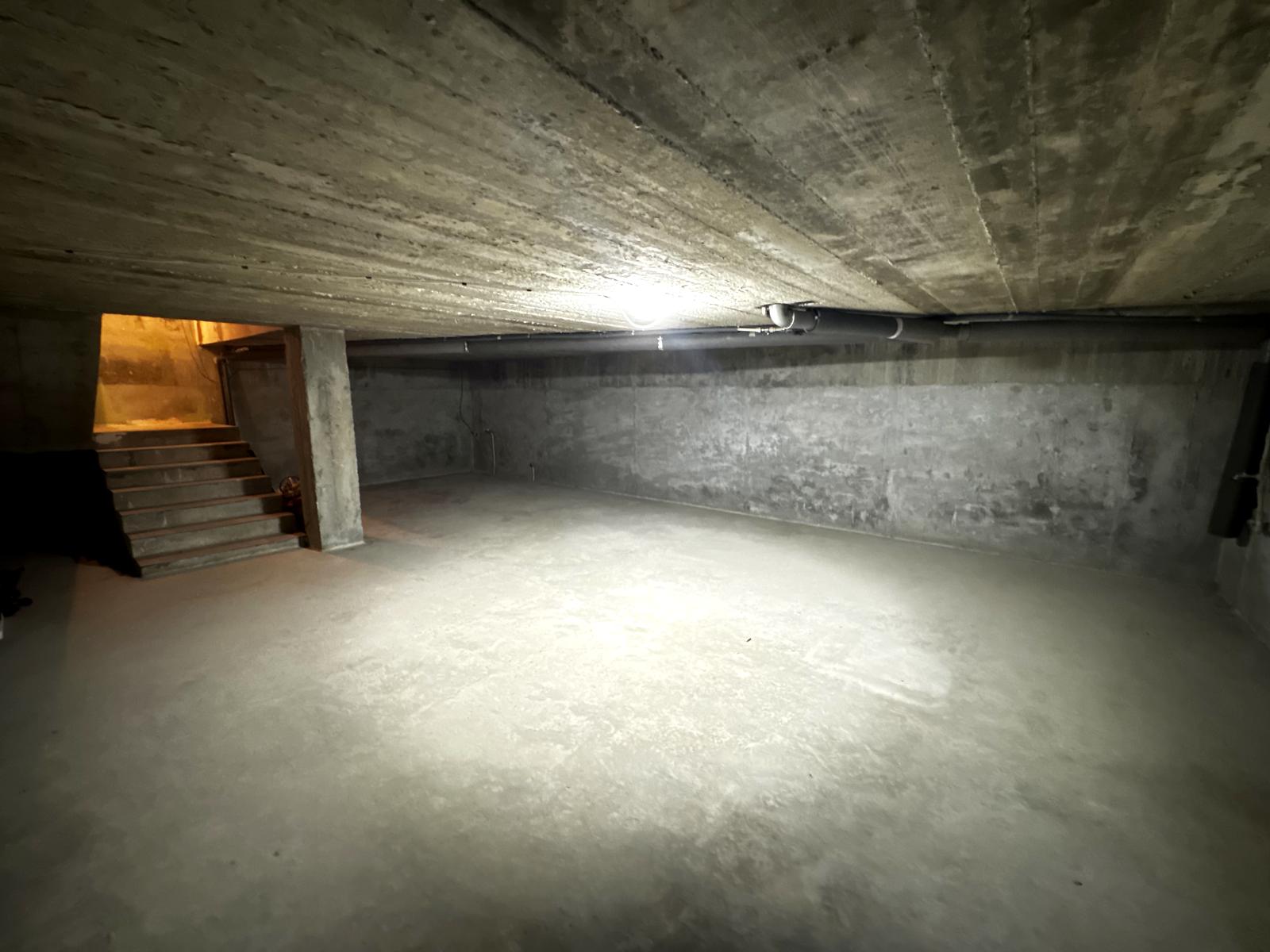 1842968172182137