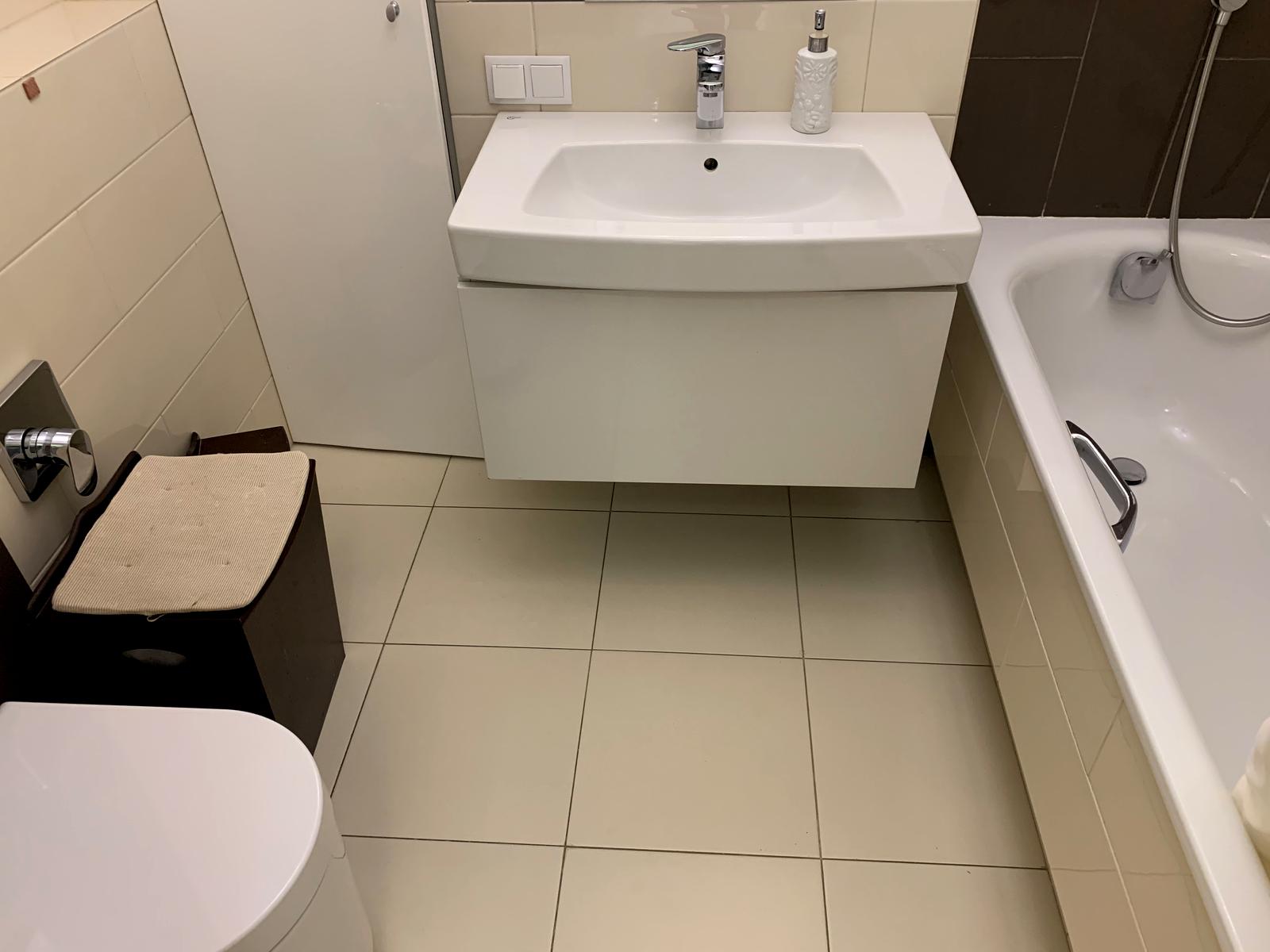 1755772094263141