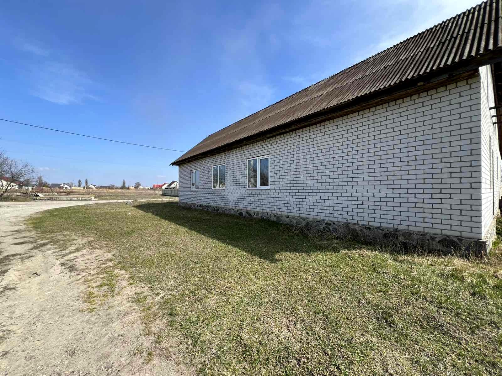 1828085777643145