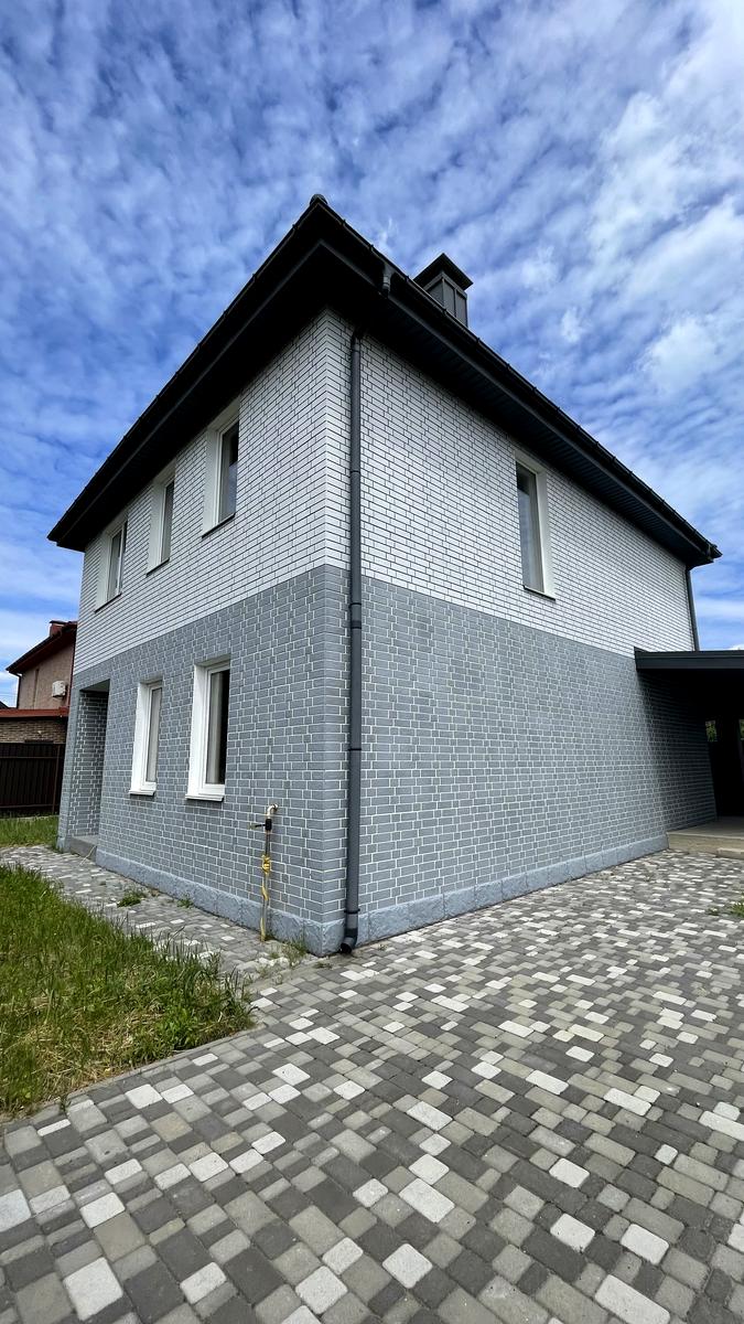 1835352411083015