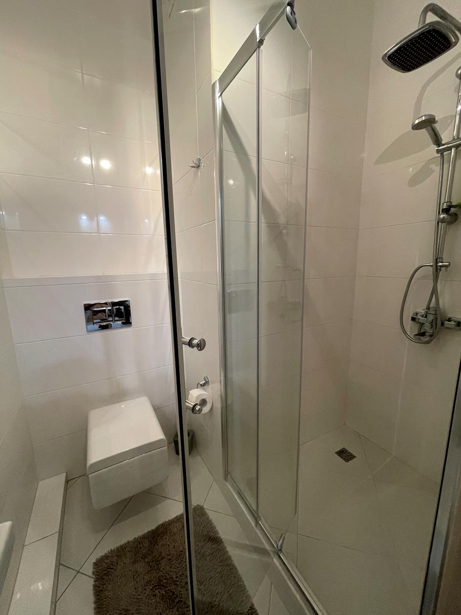 1818836029576158