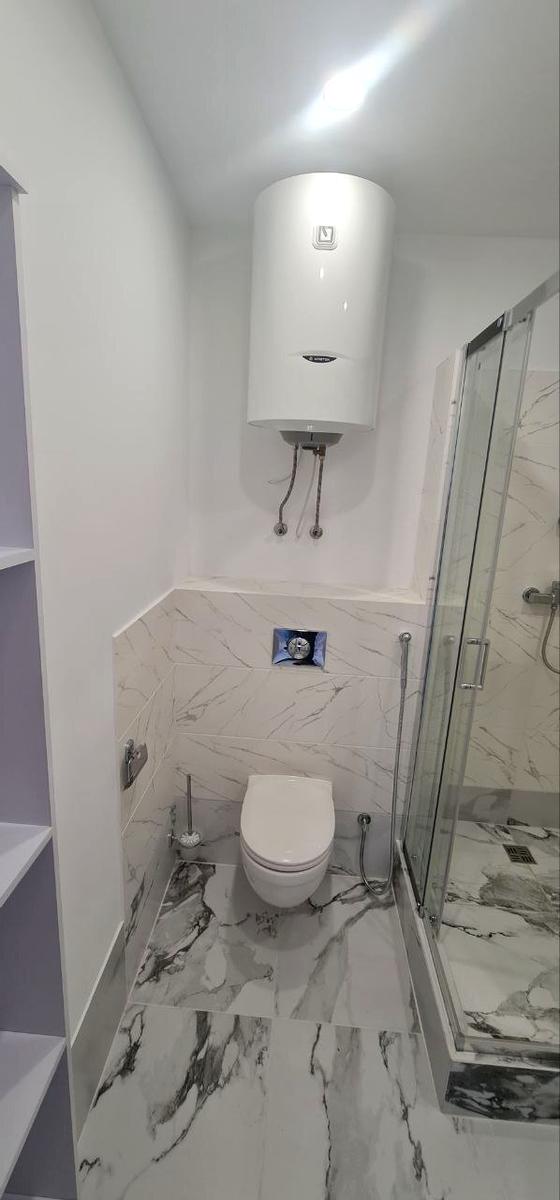 1843504946371158