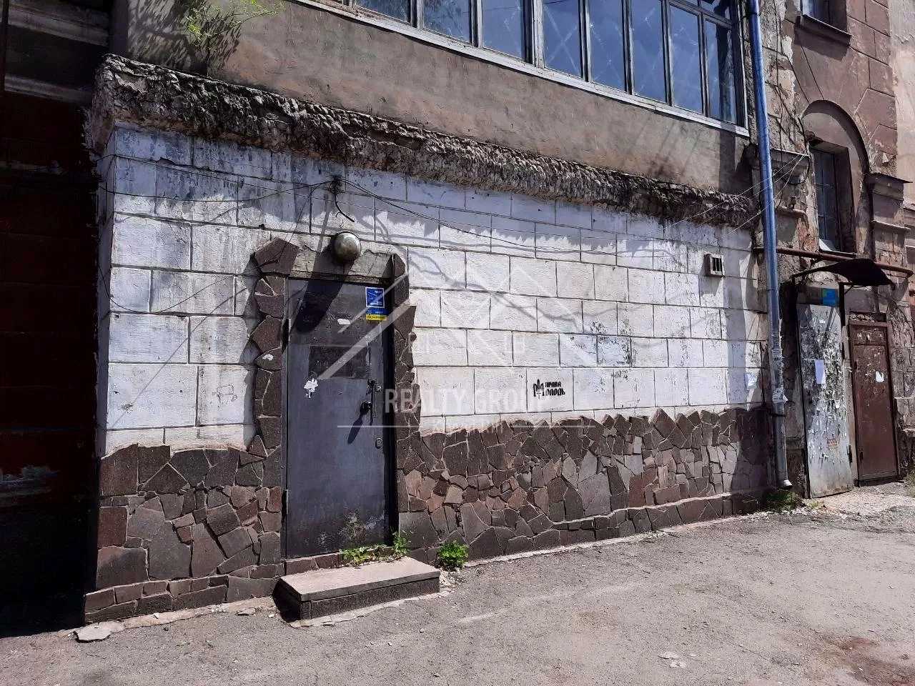 1833821309870160