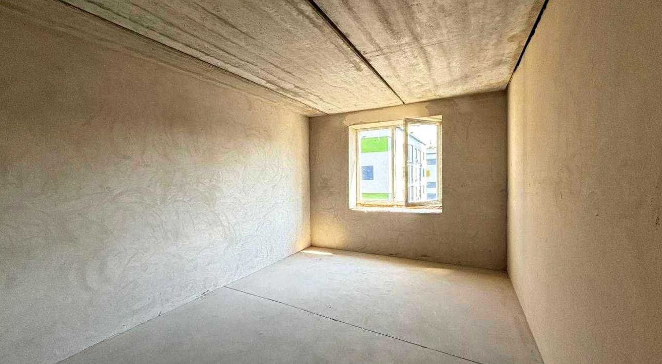 1838087034838161