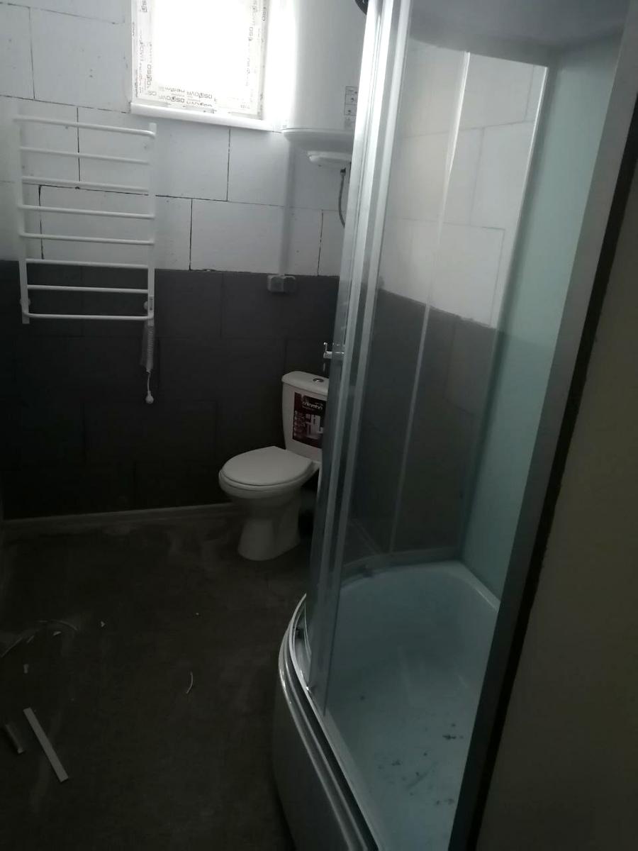 1765158368372162