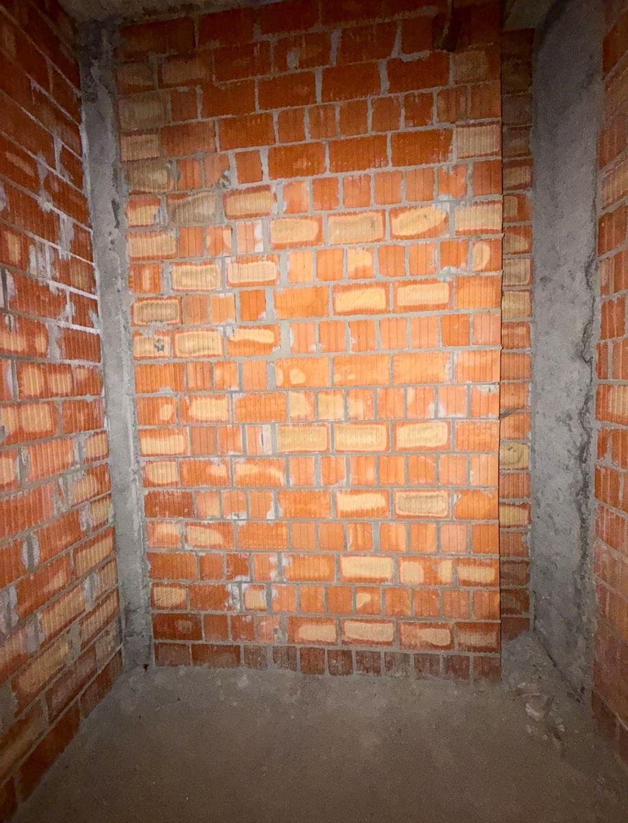 1843306933353167