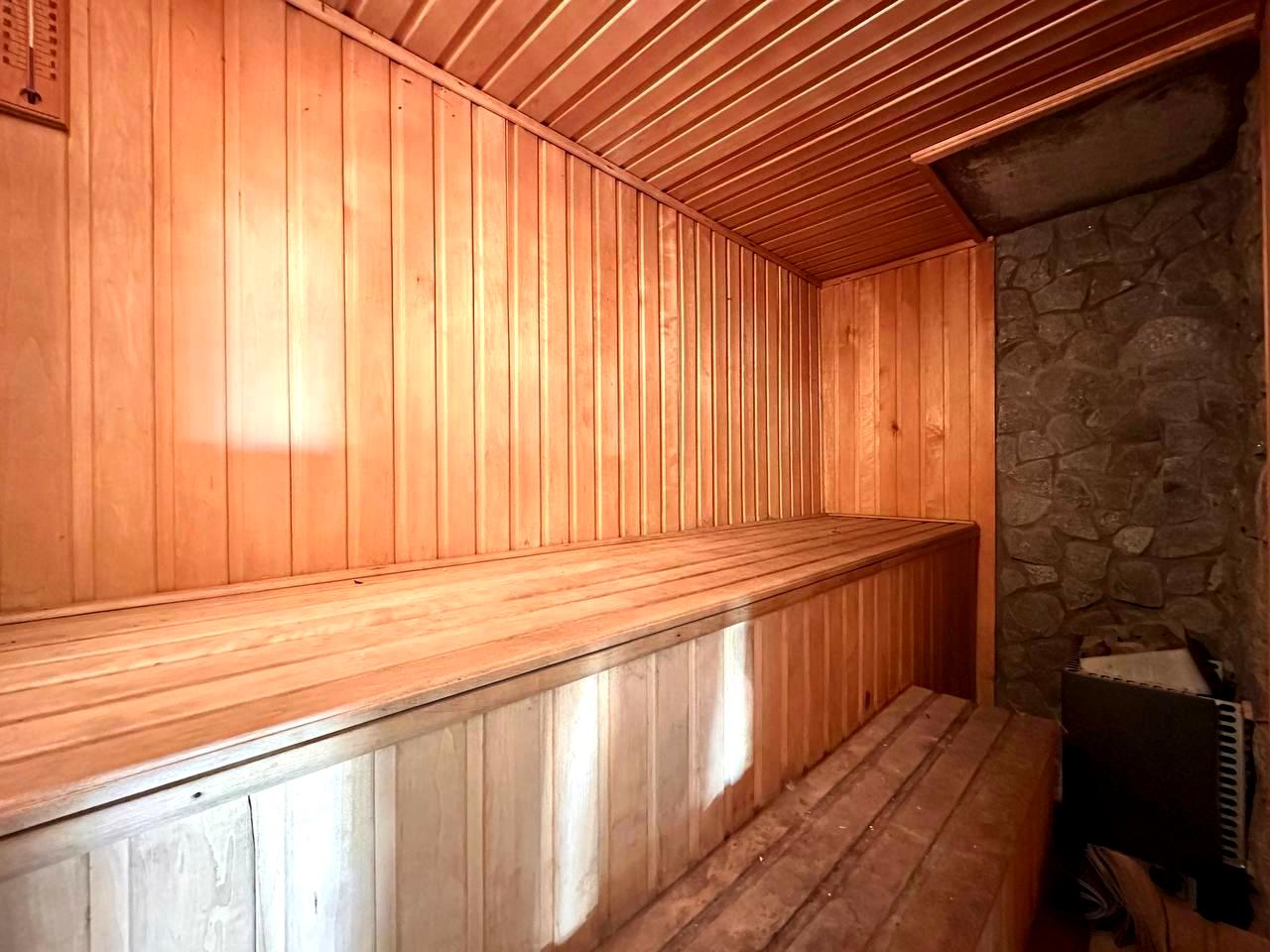 1833278366943184