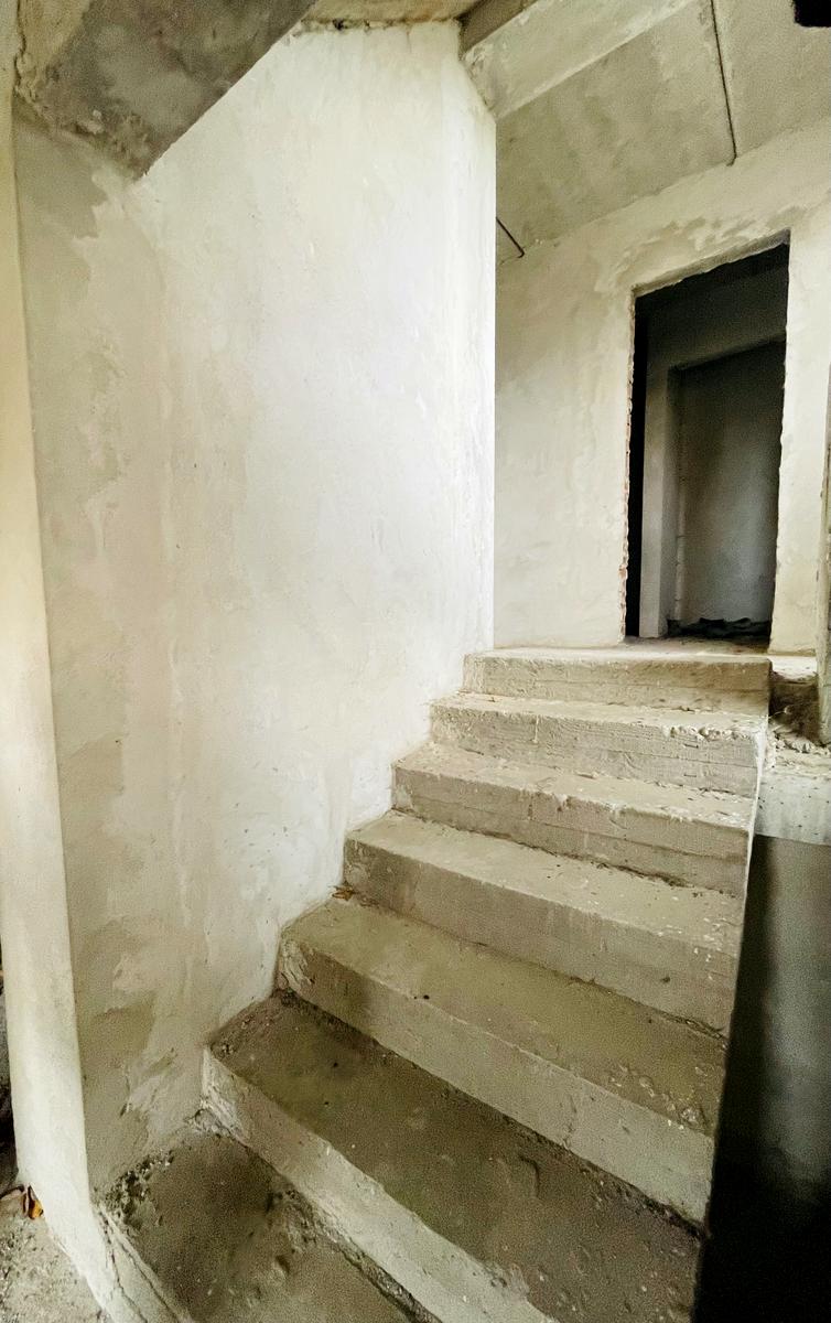 1850032582972975