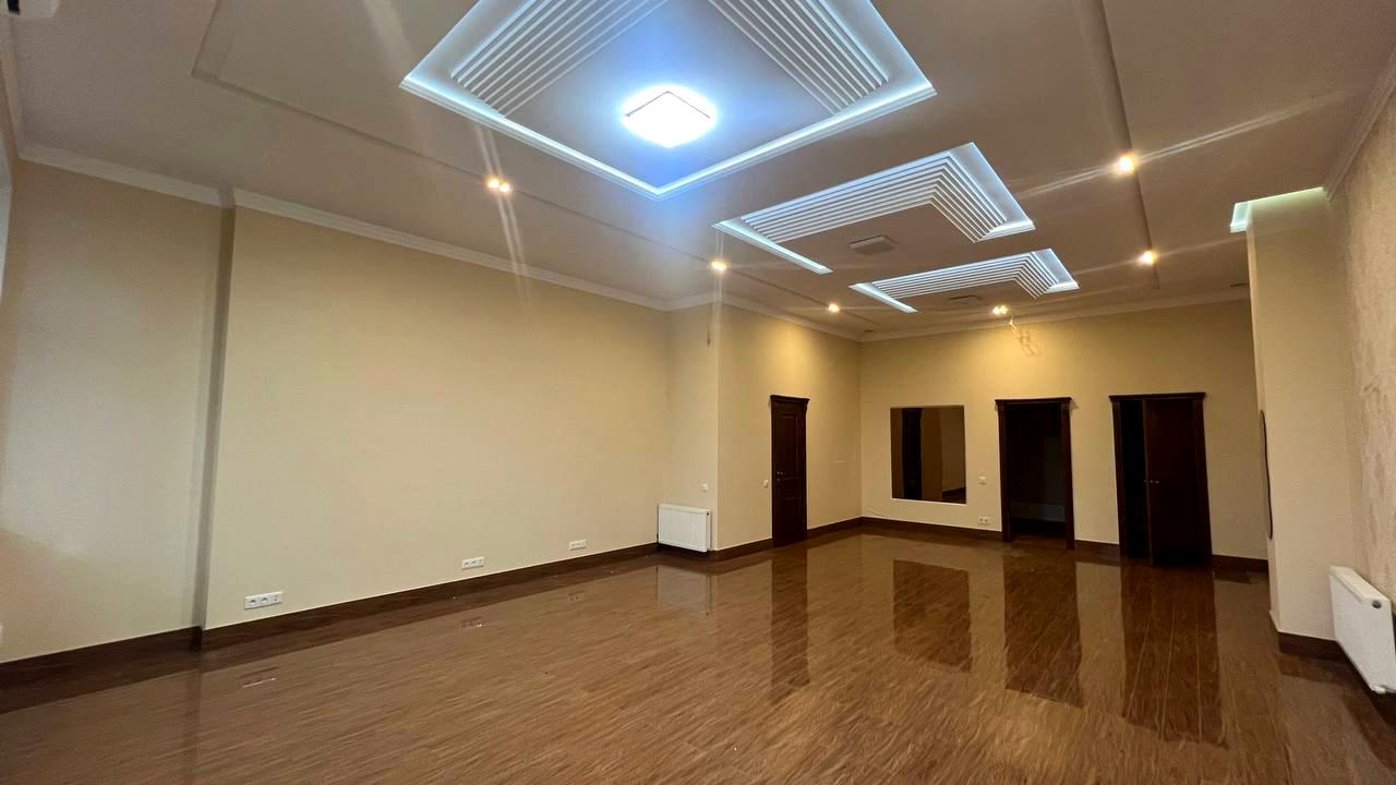 1850129028086125