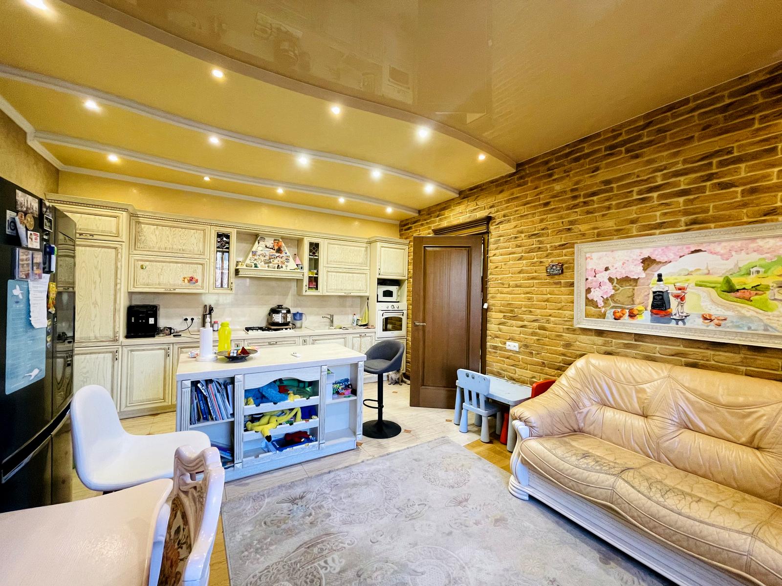 Дом по адресу ул. Салютная (площадь 290 м²) - Atlanta.ua - фото 12