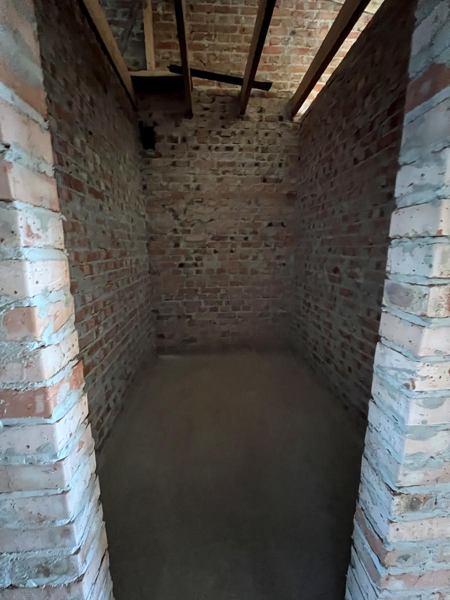 1850618977245623