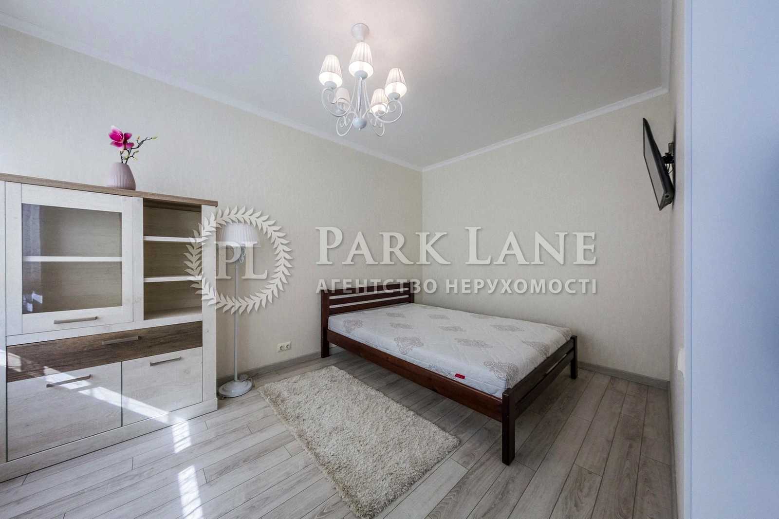 1850946190303100