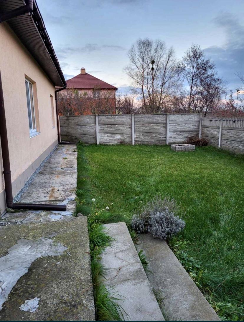 1851042441625592