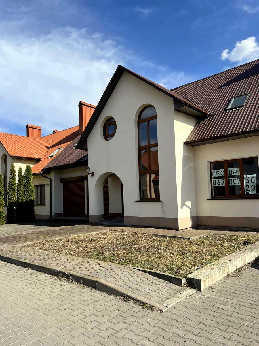 1827009392796197