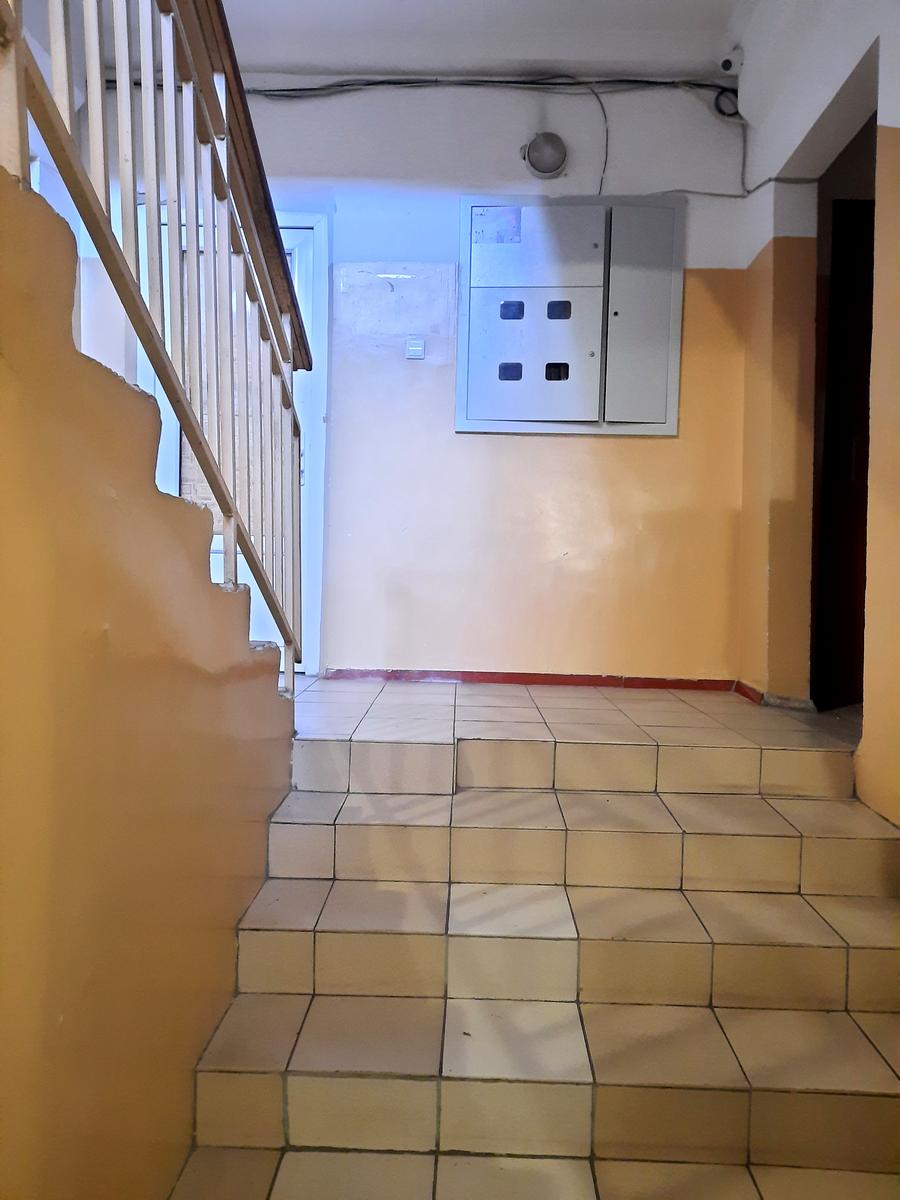 1837523434322208