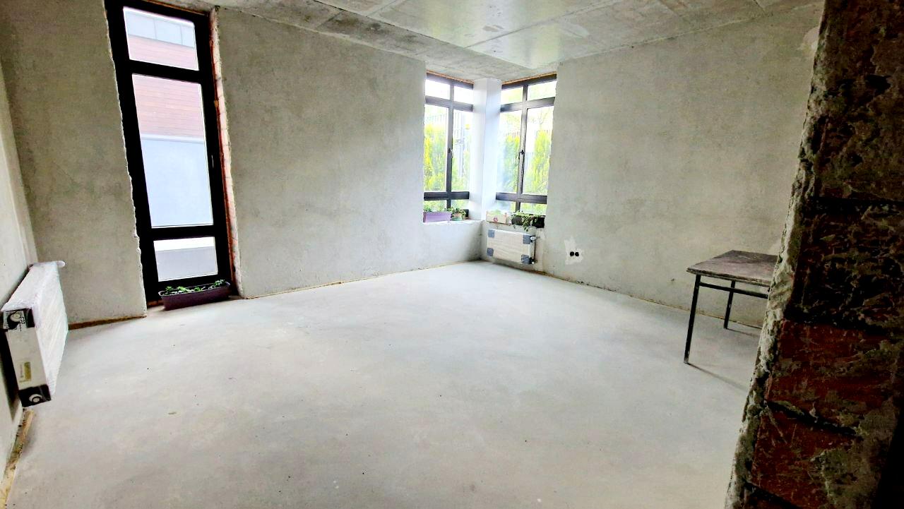 1830407447944209