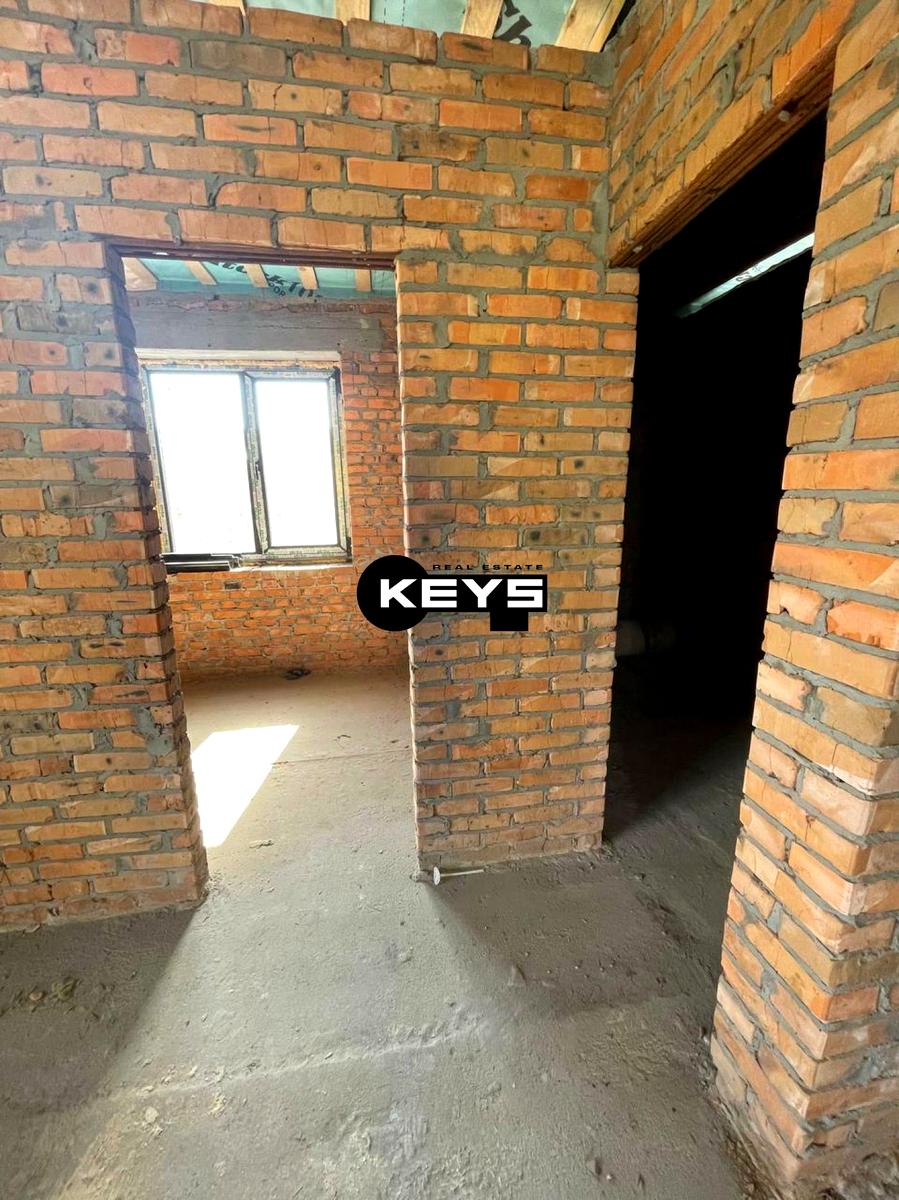 1831448383636021