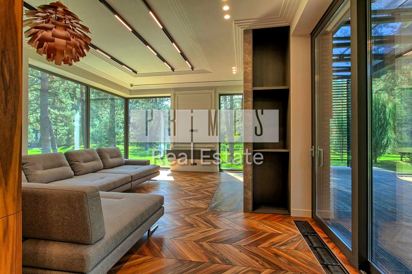 Дом по адресу (площадь 300 м²) - Atlanta.ua