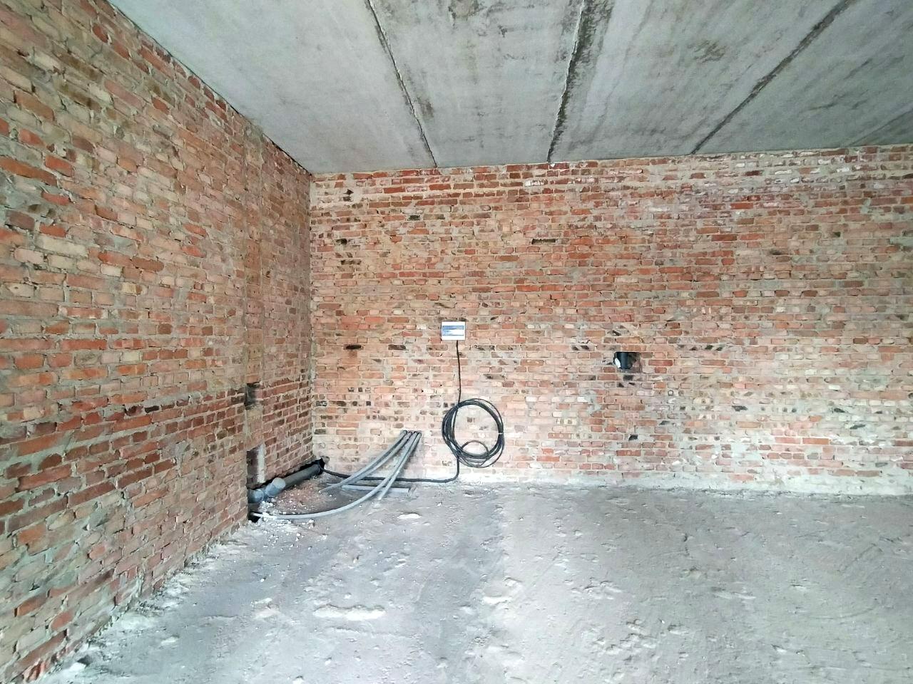 1828203592023215