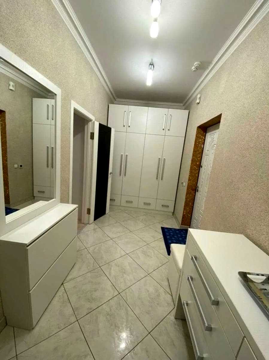 1761687893877221