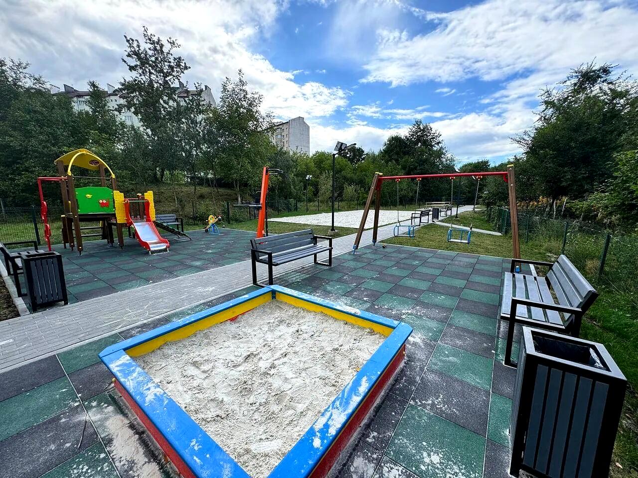 1842005774545222
