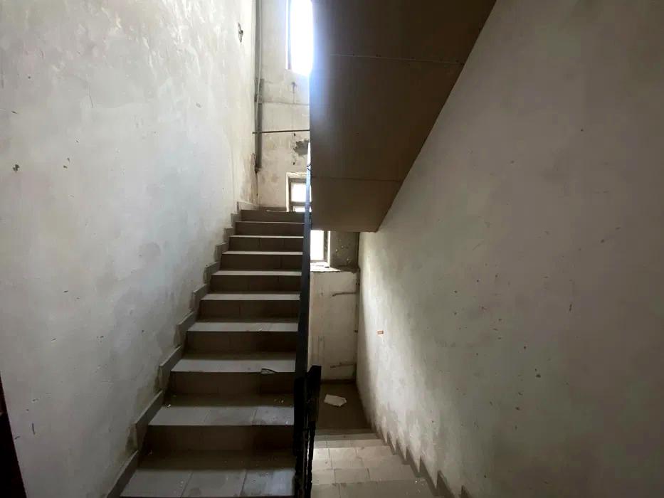 1843708473055223