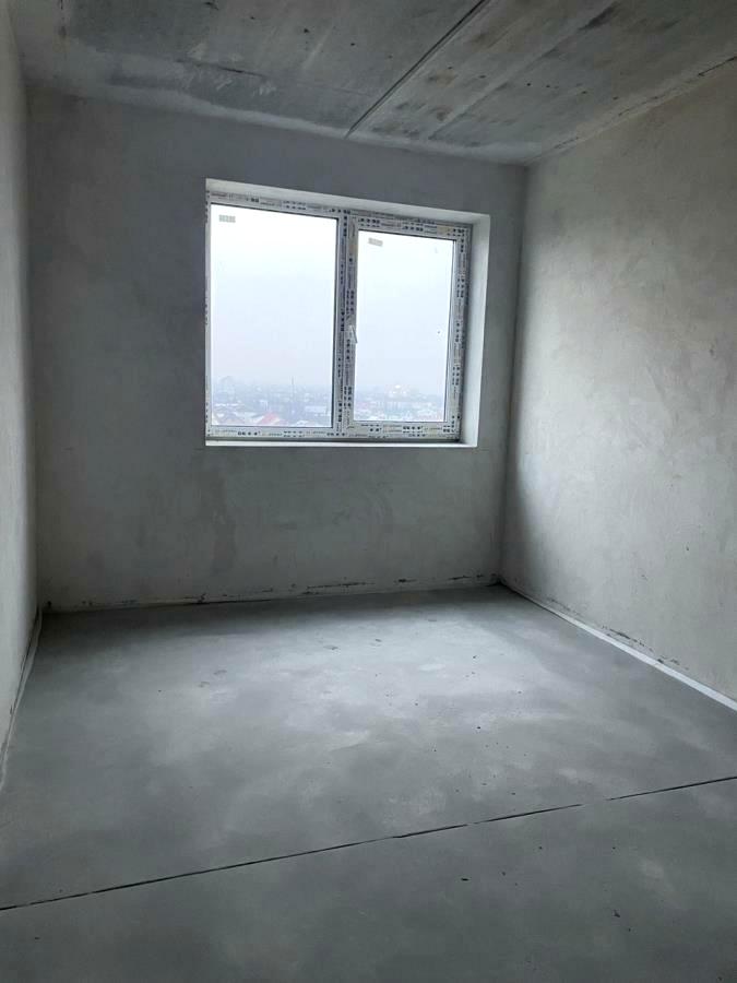 1823043384342225