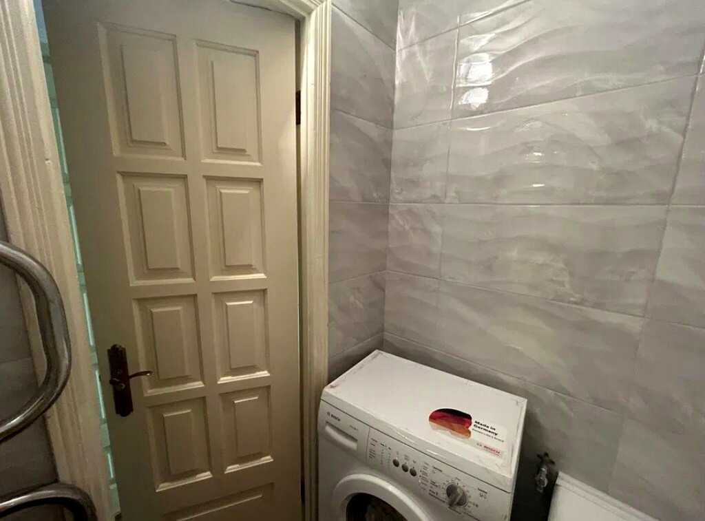 1819130136360230