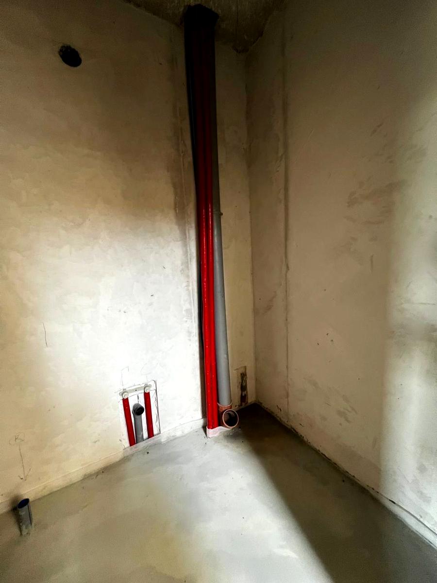1842678857950232